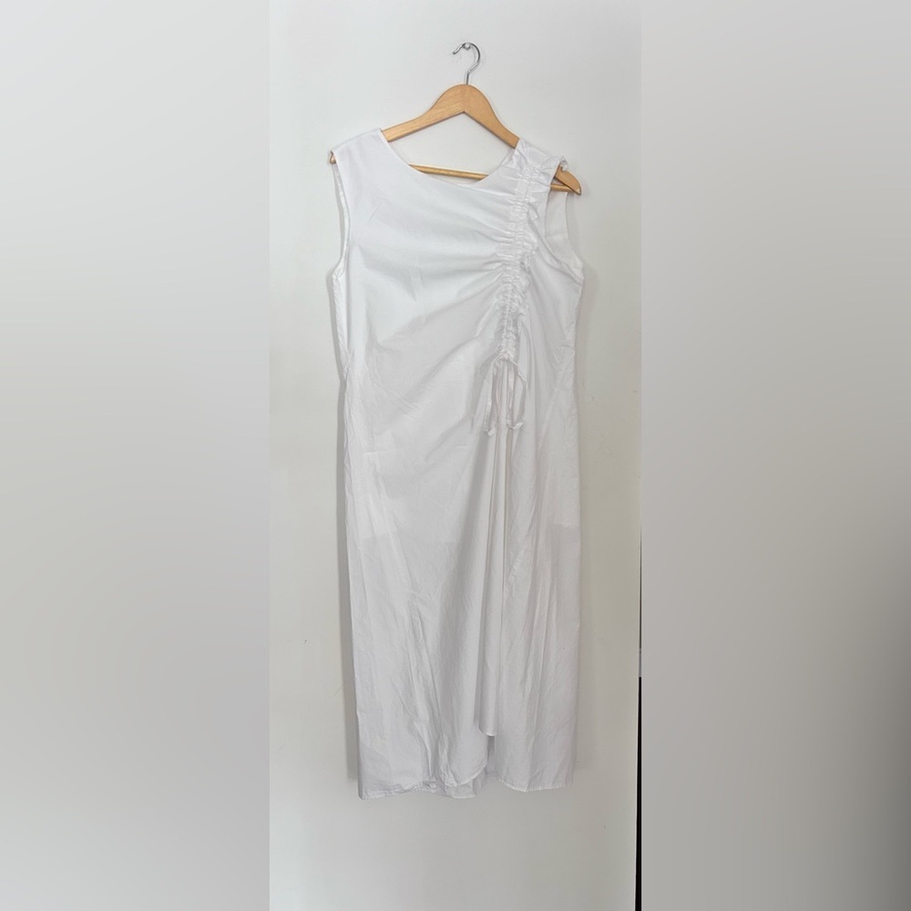Poete white sleeveless midi dress with gathering on the side - Picture 7 of 10